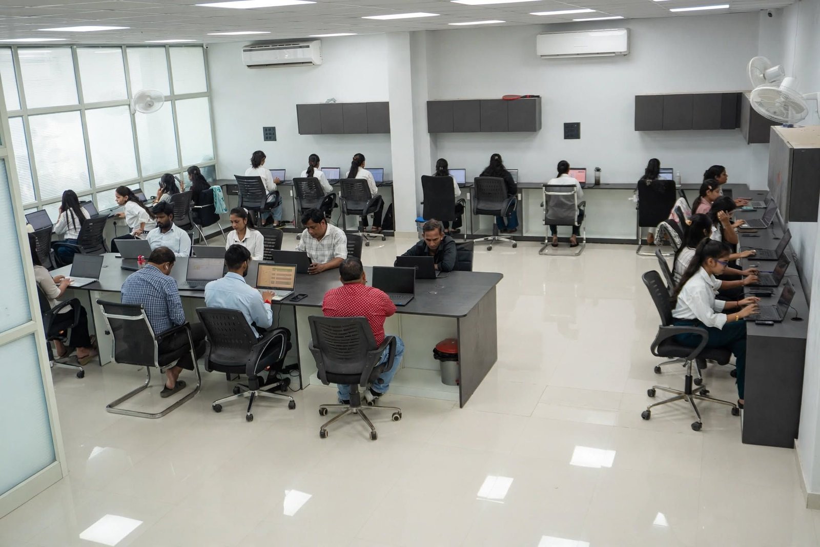 OM Management Financial Services — Calling Floor